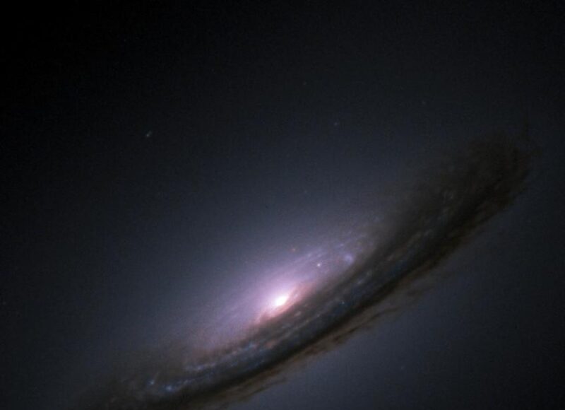 Chà! Sự giãn nở của vũ trụ đang chậm lại?!